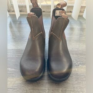 NWOT Blundstone Boots Original Chelsea Stout Brown Leather